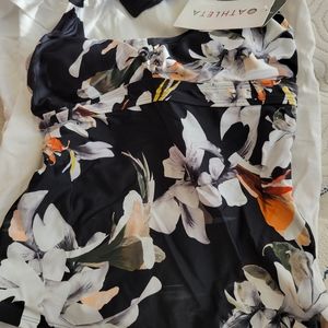 Athleta bathing suit top- NWT